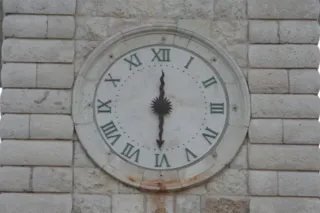 Orologio su muro