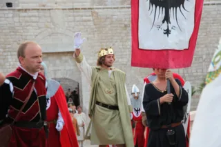 Corteo in costume medievale