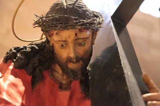 Un momento dei riti religiosi di Trani