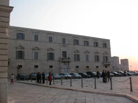 Palazzo Torres: un luogo della storia giudiziaria tranese, non un ritratto di Giustina Rocca