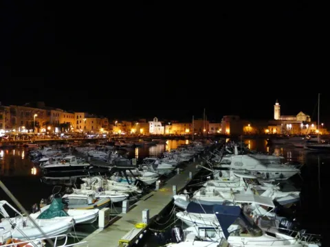 Il porto e la Cattedrale di Trani