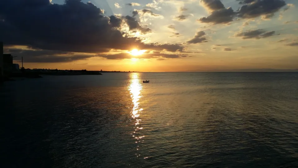 Tramonto sul mare