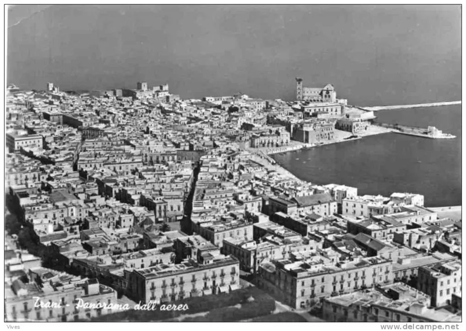 Veduta aerea d'epoca di Trani