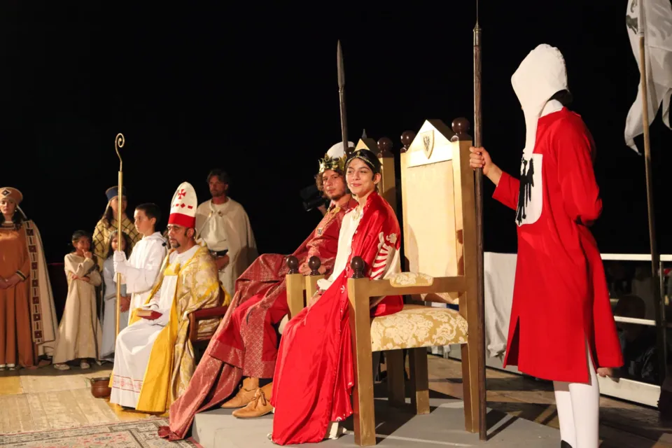 Rievocazione con Federico II in costume
