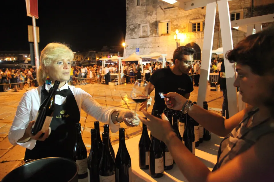 Degustazione di vini con sommelier
