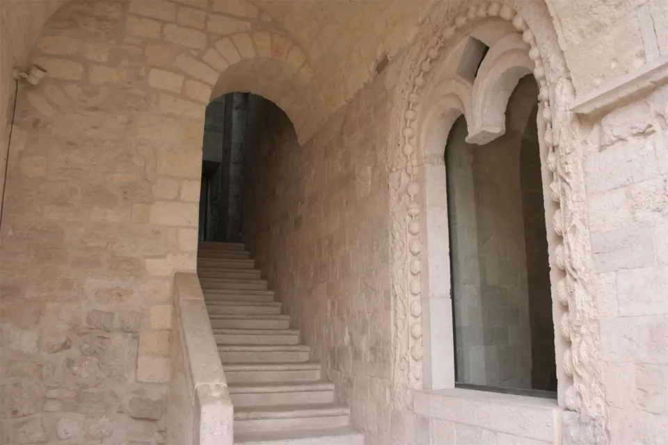 Scala in pietra