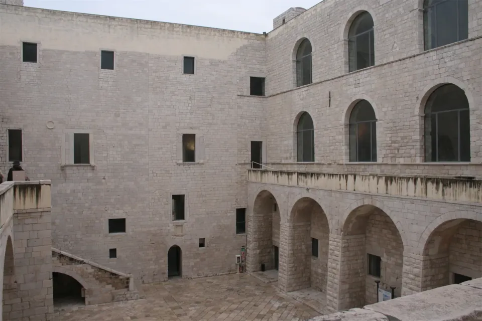 Il Castello Svevo di Trani