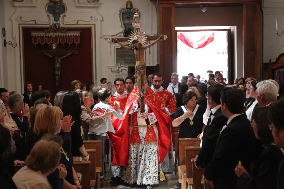 Il Crocifisso nel santuario di Santa Maria di Colonna a Trani