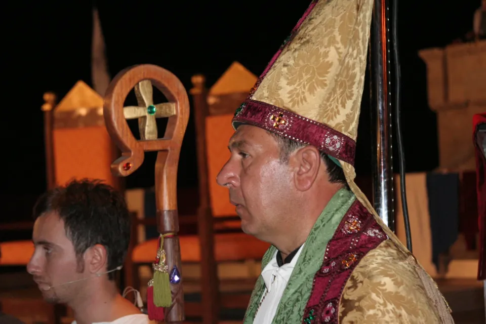 La rievocazione medievale dedicata a re Manfredi a Trani