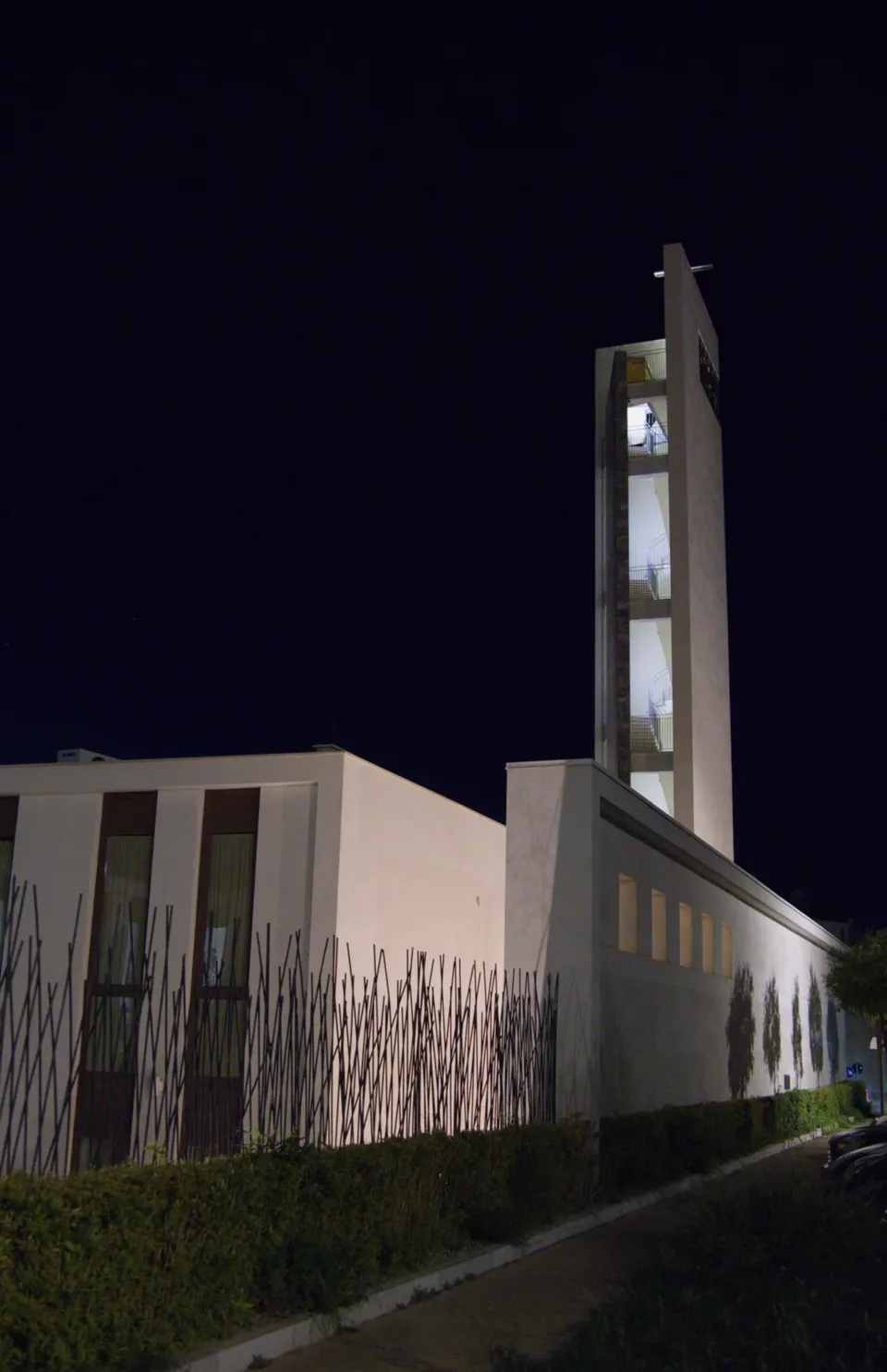 Il campanile della chiesa di San Magno a Trani