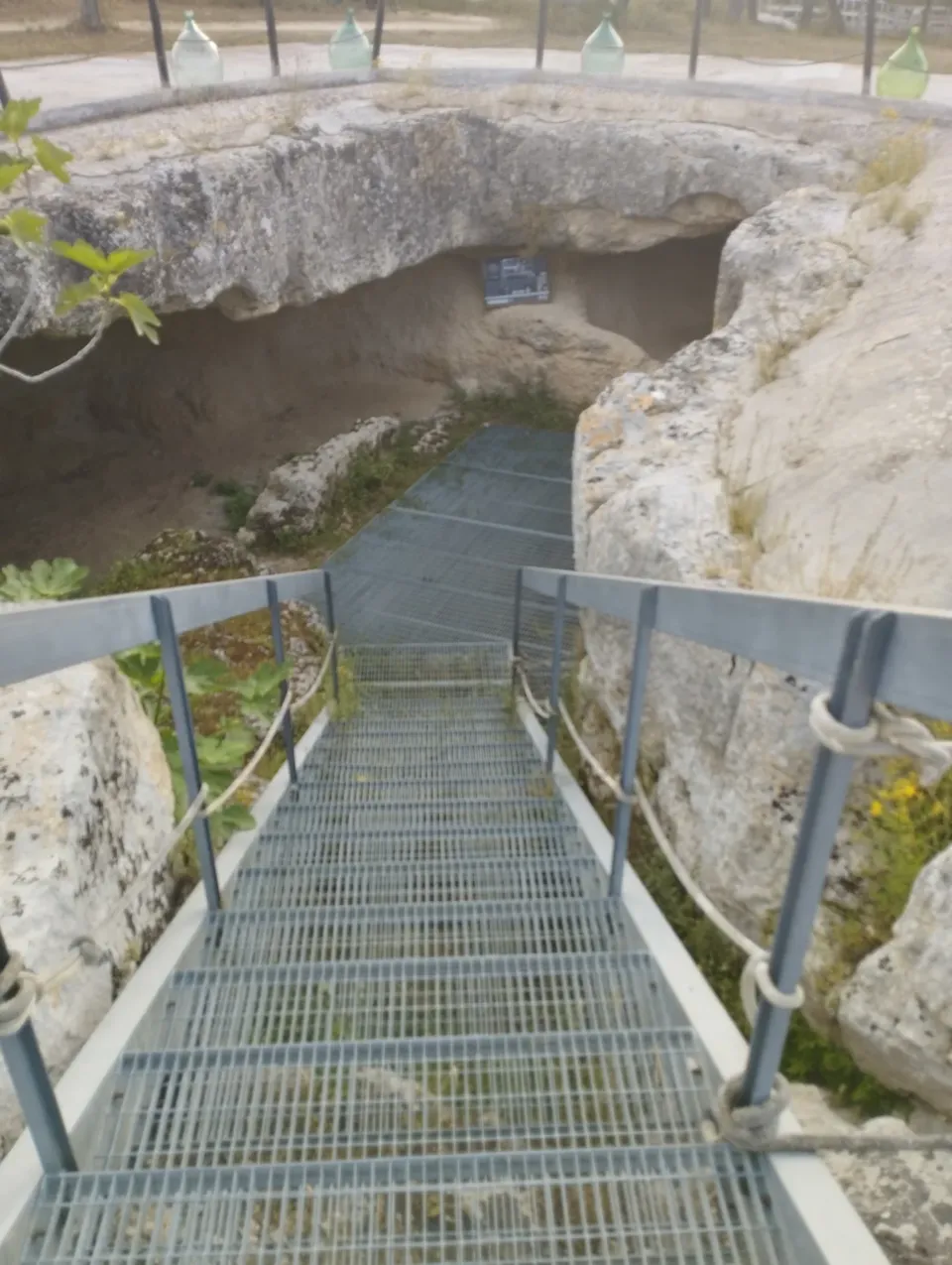 Scala di accesso all’ipogeo di Santa Geffa