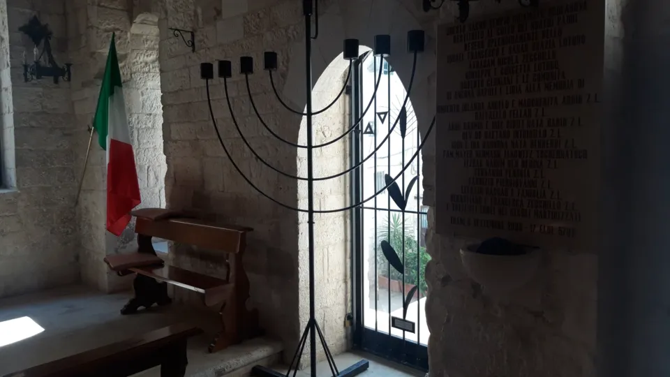 L’interno della sinagoga Scolanova di Trani