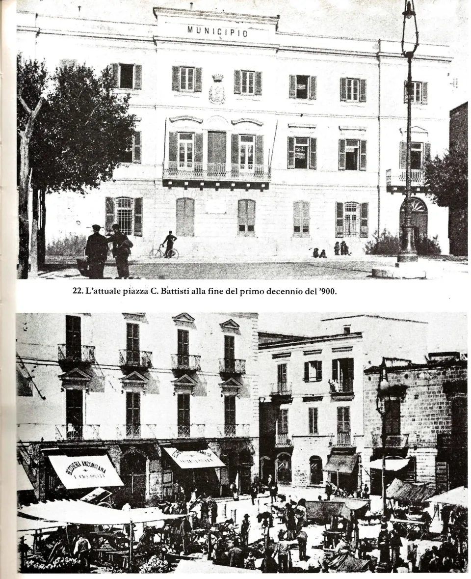Pagina con due foto d'epoca: in alto il Municipio, didascalia 'L'attuale piazza C